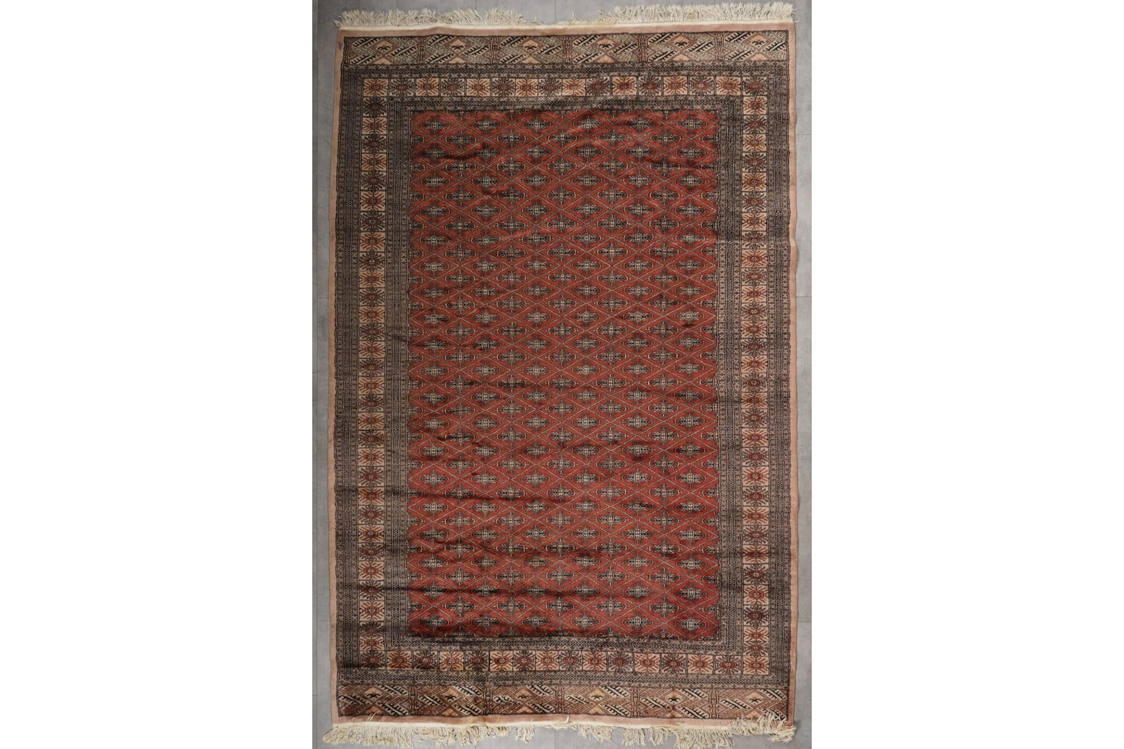 Käsinsolmittu matto, 278 x 188 cm, Pakistan