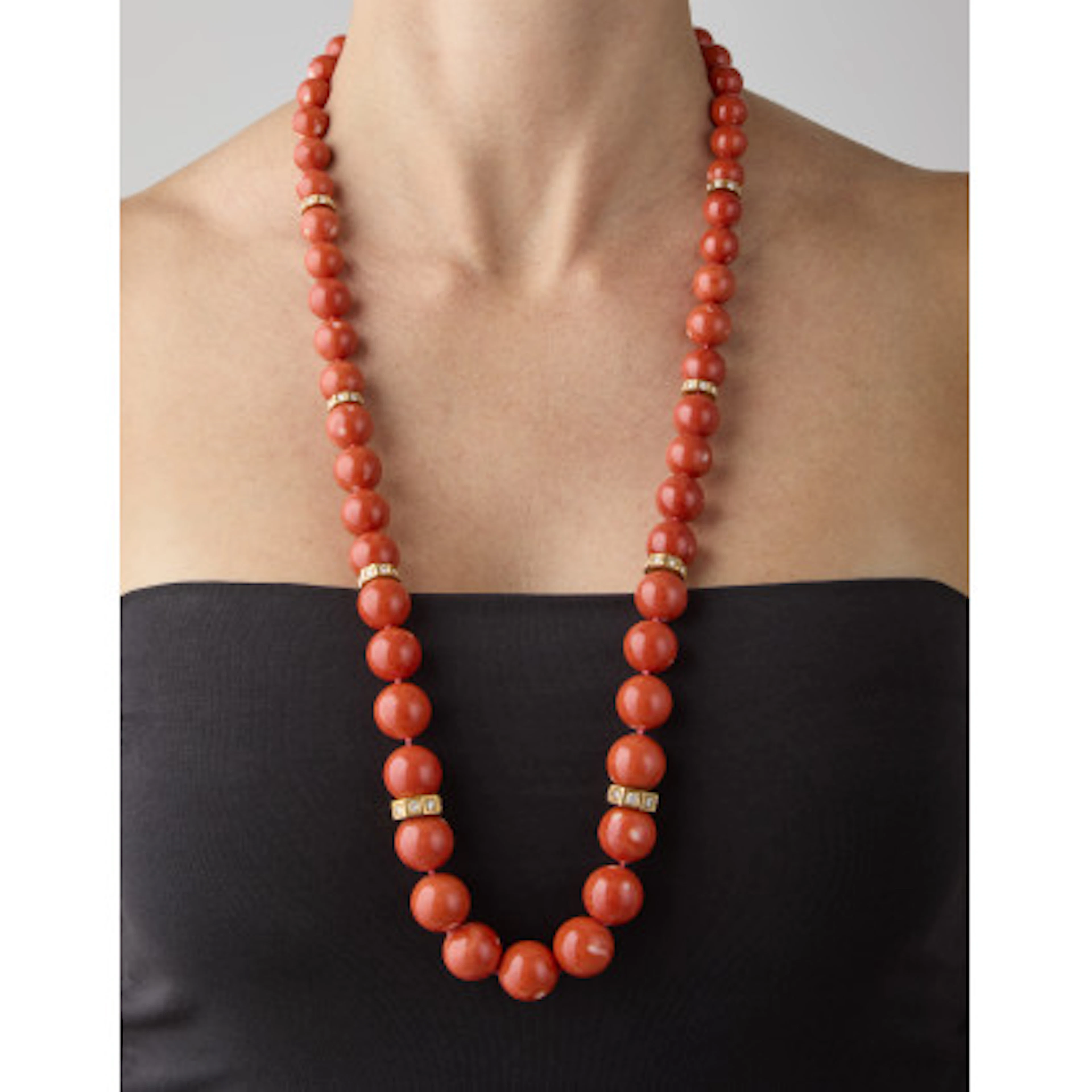 * Collana di boule di corallo arancione a scalare da mm 10,70 a mm