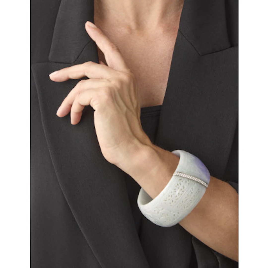 *KRAUSS Bracciale rigido in giadeite lavanda scolpita, platino e diamanti