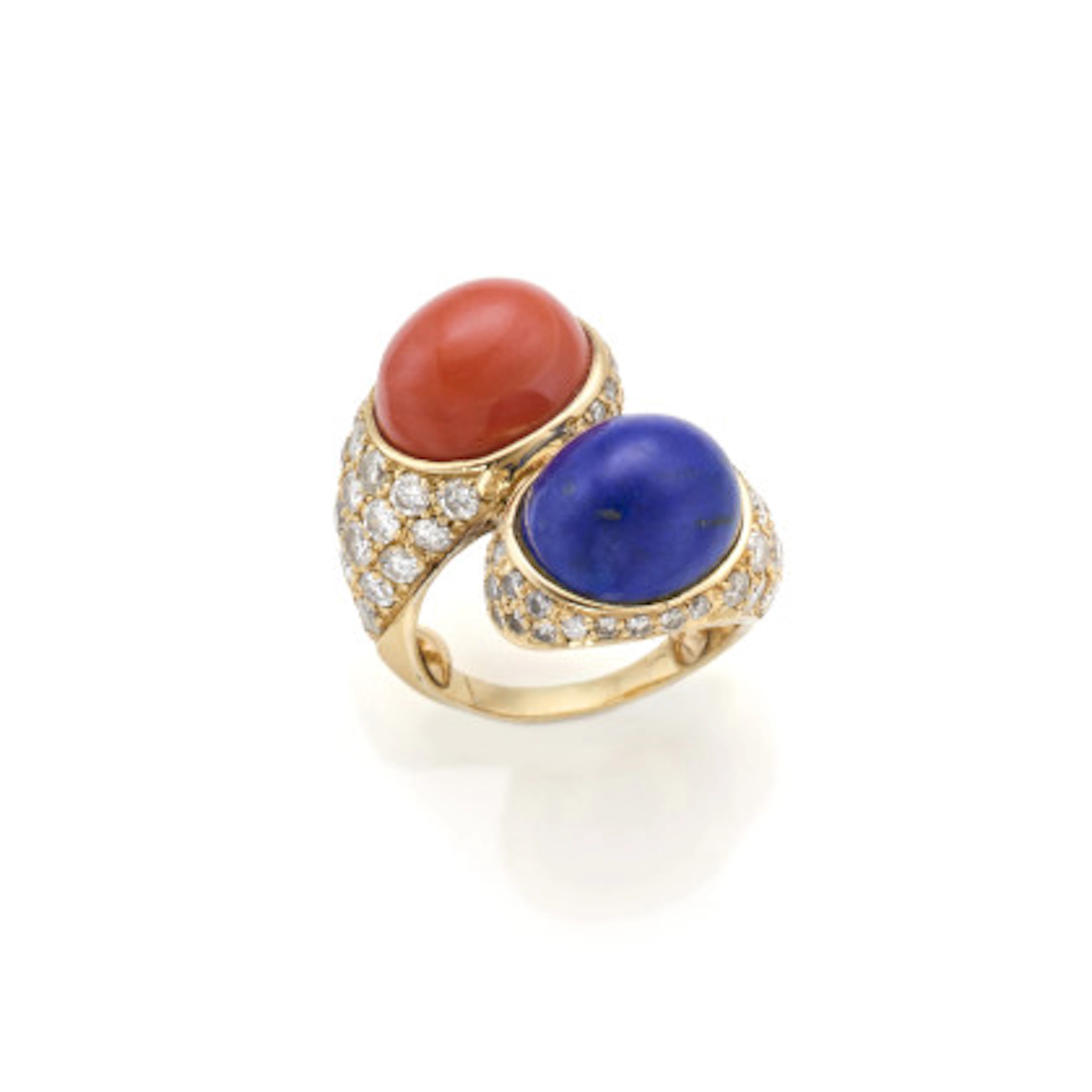 Anello a contrarié in oro giallo e diamanti tondi per complessivi