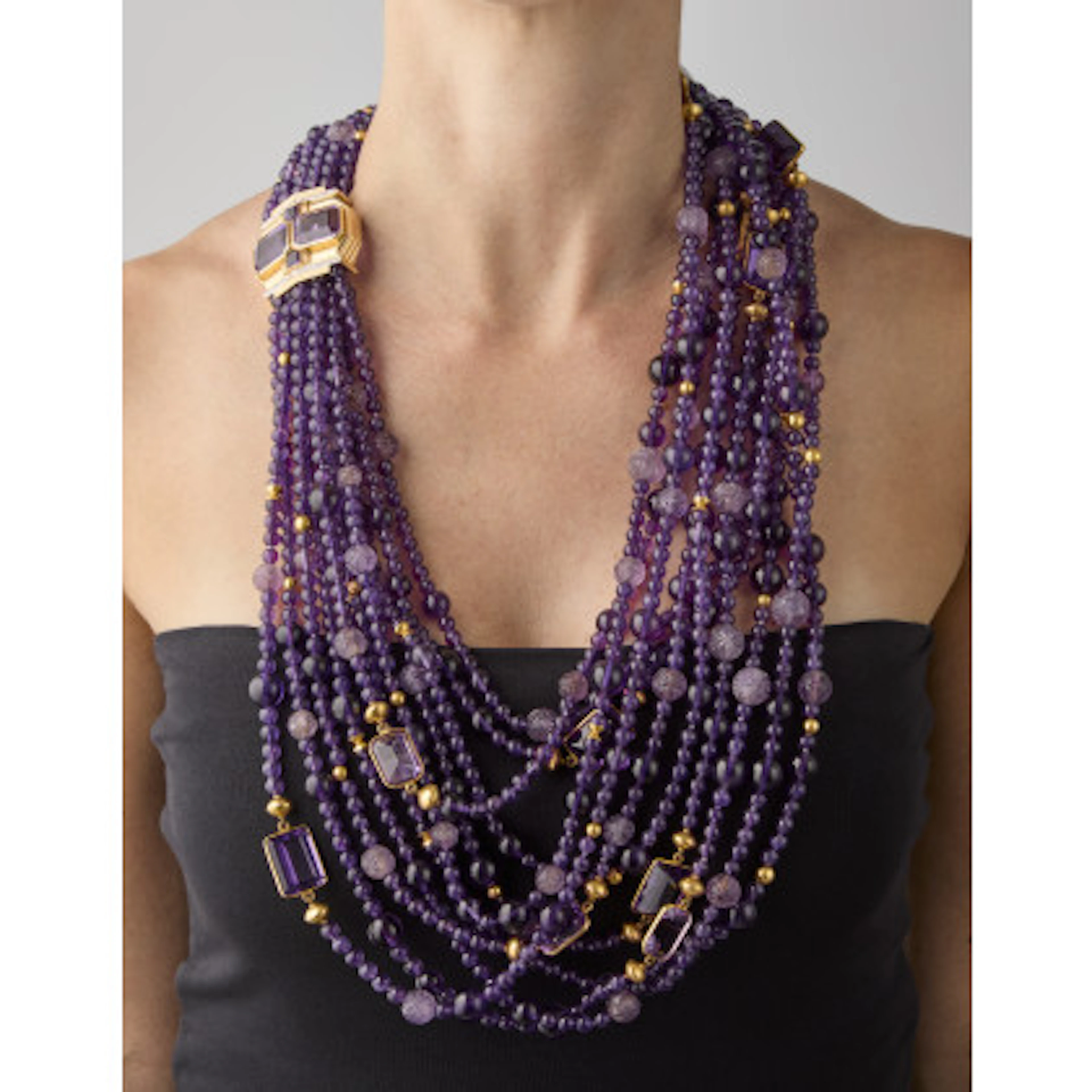 * Collana multifili di boule di ametista in parte scolpite da mm 5,90