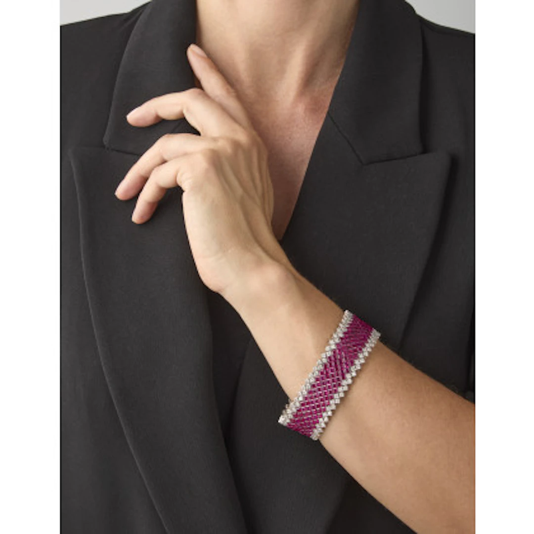 * Bracciale a fascia in oro bianco con diamanti tondi per complessivi