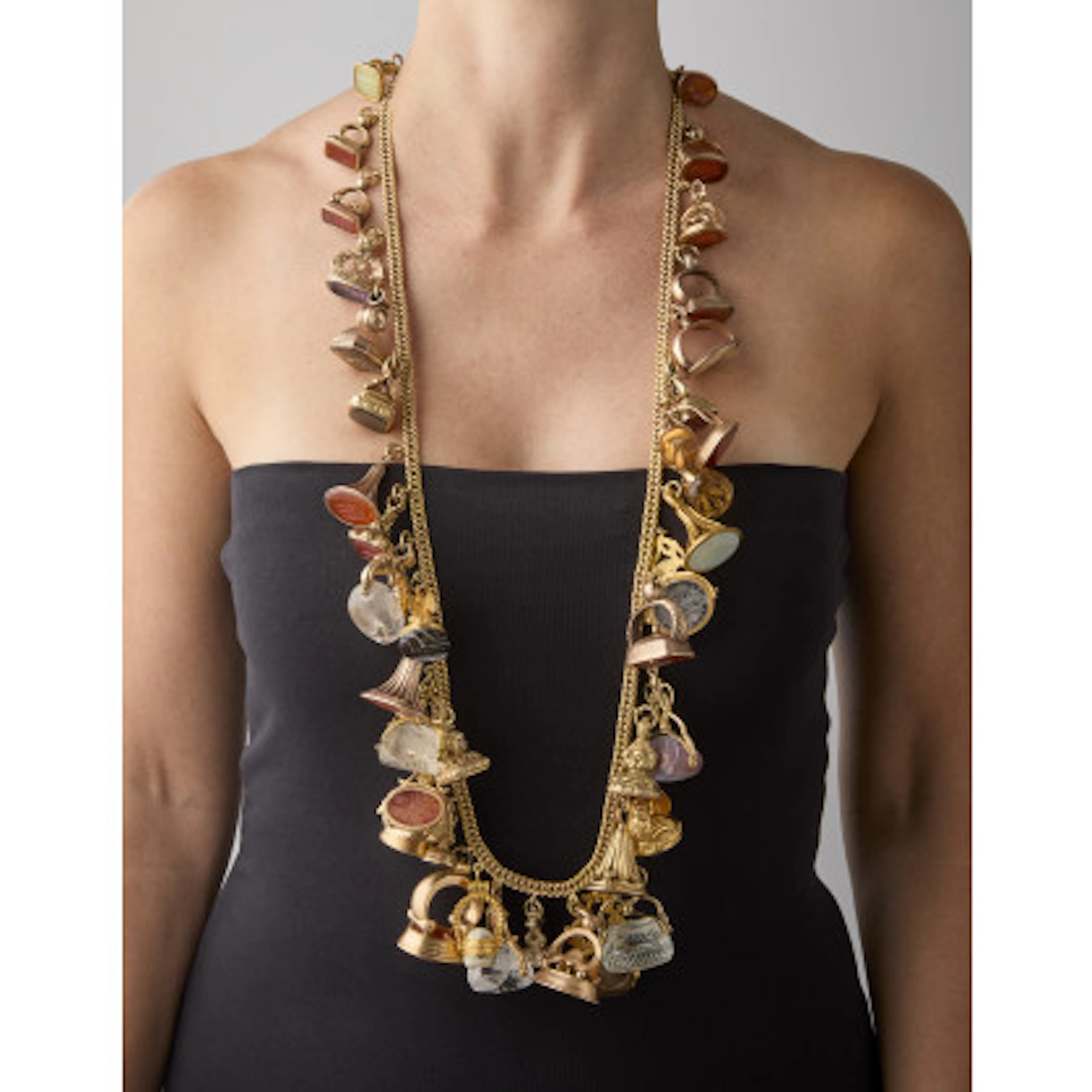 *LÄHRM Lunga catena in oro giallo con 39 charms in oro 750/1000, 375/1000