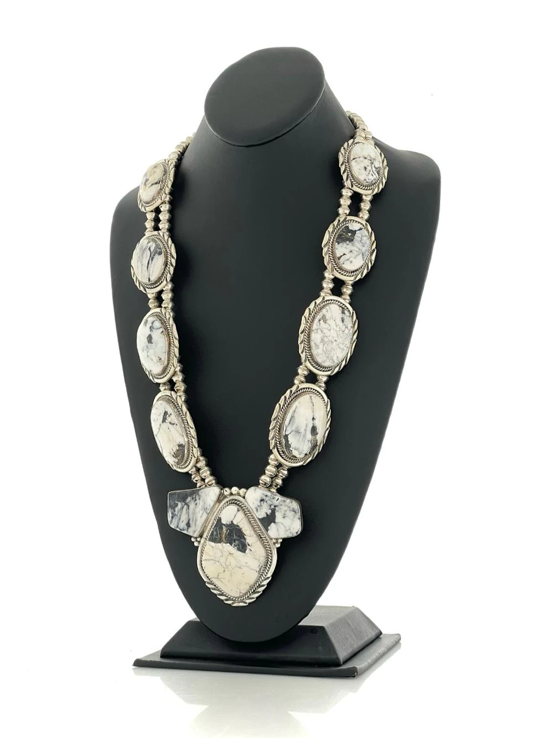 SAM ARVISO NAVAJO STERLING SILVER WHITE BUFFALO TURQUOISE NECKLACE