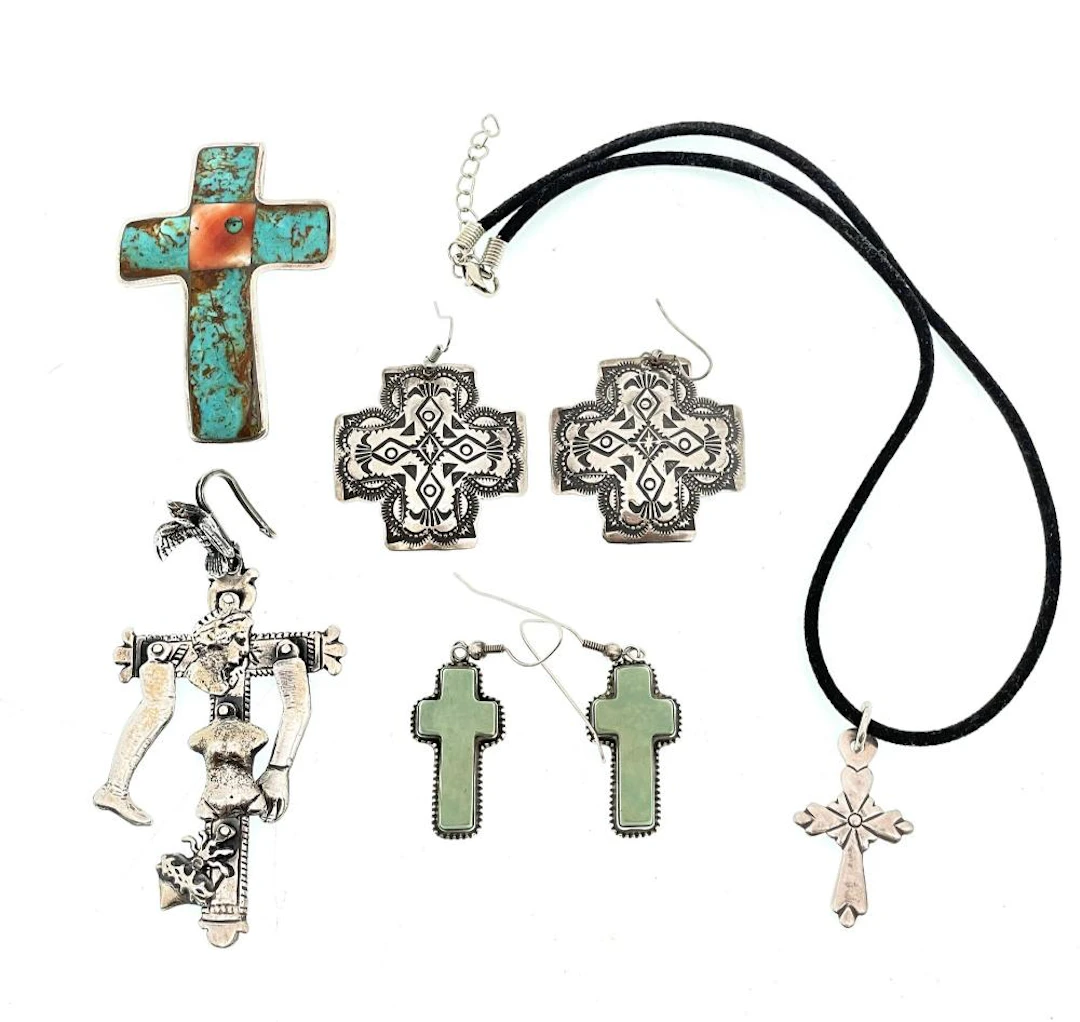LOT OF 7 NATIVE AMERICAN & SOUTHWESTERN ASSORTED STERLING SILVER CROSS JEWELRY