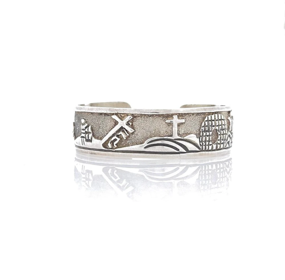 ROGER JOHN NAVAJO STERLING SILVER STORYTELLER CUFF