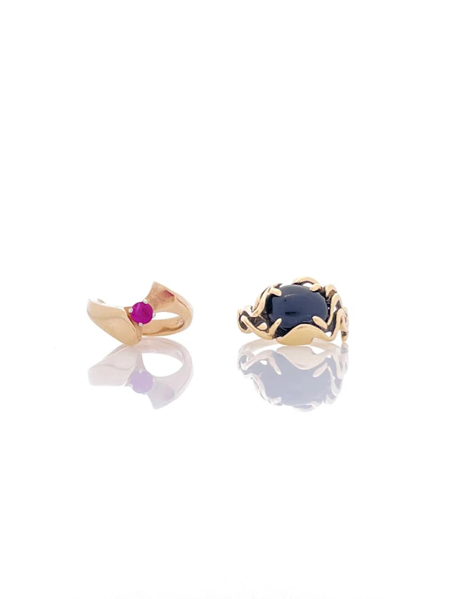 LOT OF 2 14K YELLOW GOLD ONYX & RUBY RINGS