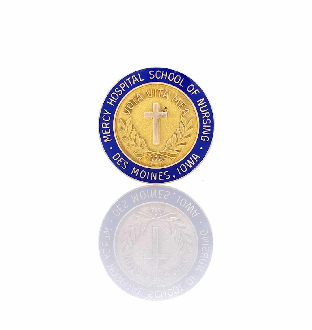 14K YELLOW GOLD & ENAMEL MERCY HOSPITAL SCHOOL OF NURSING PIN