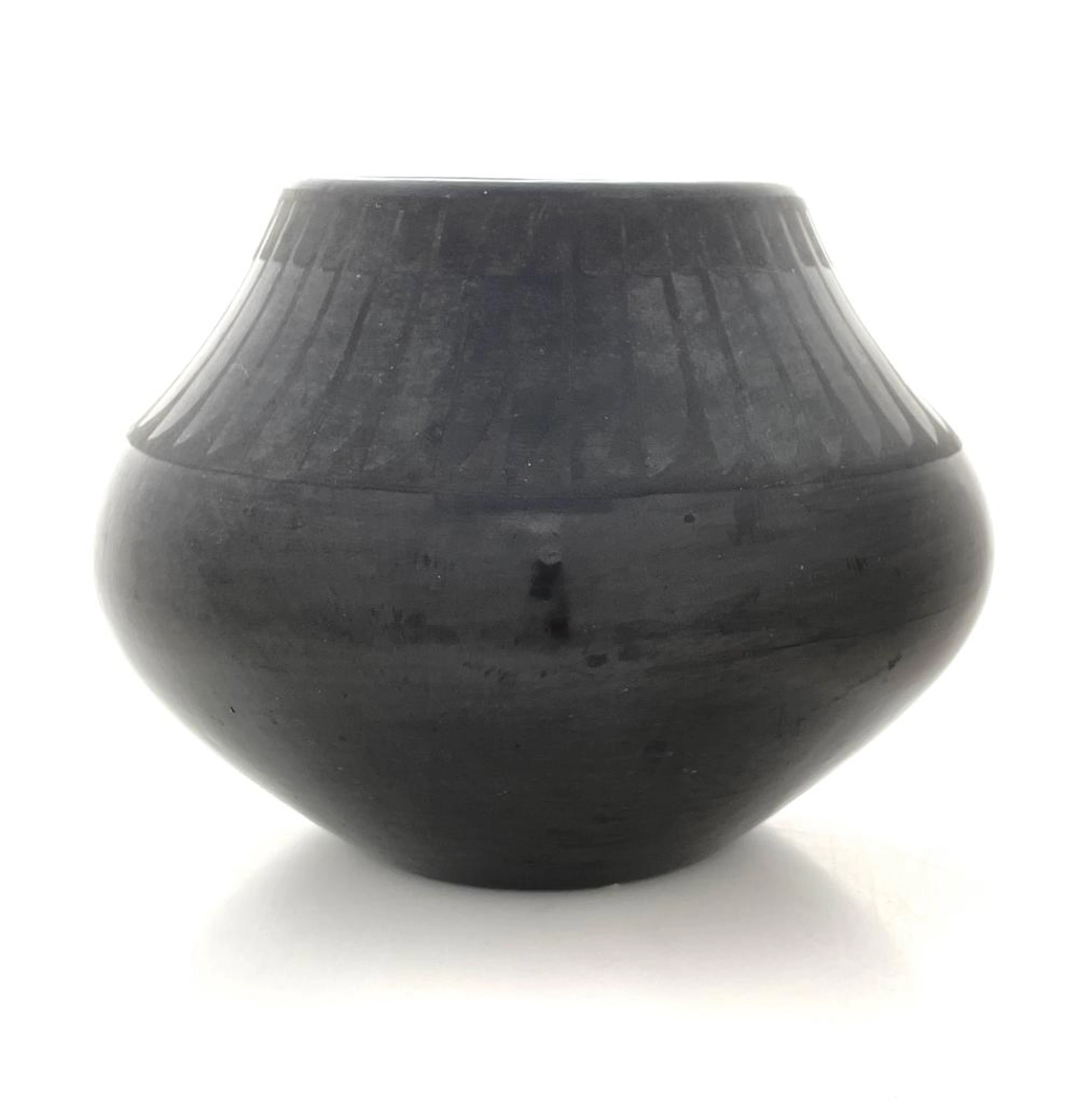 MARIA & SANTANA MARTINEZ SAN ILDEFONSO PUEBLO BLACKWARE POTTERY FEATHER JAR