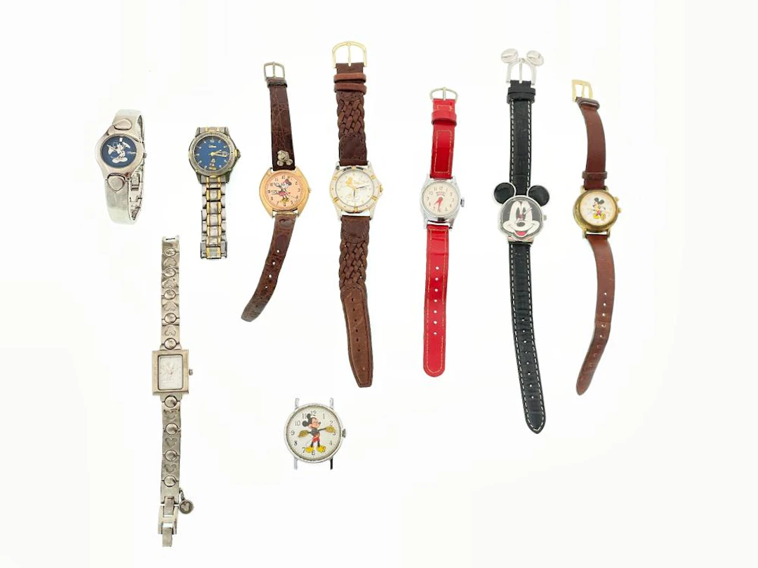 LOT OF 9 VINTAGE DISNEY MICKEY & MINNIE MOUSE WATCHES