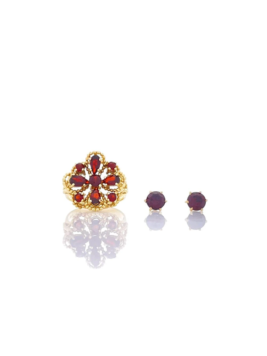 3PC 14K YELLOW GOLD GARNET RING & STUD EARRINGS