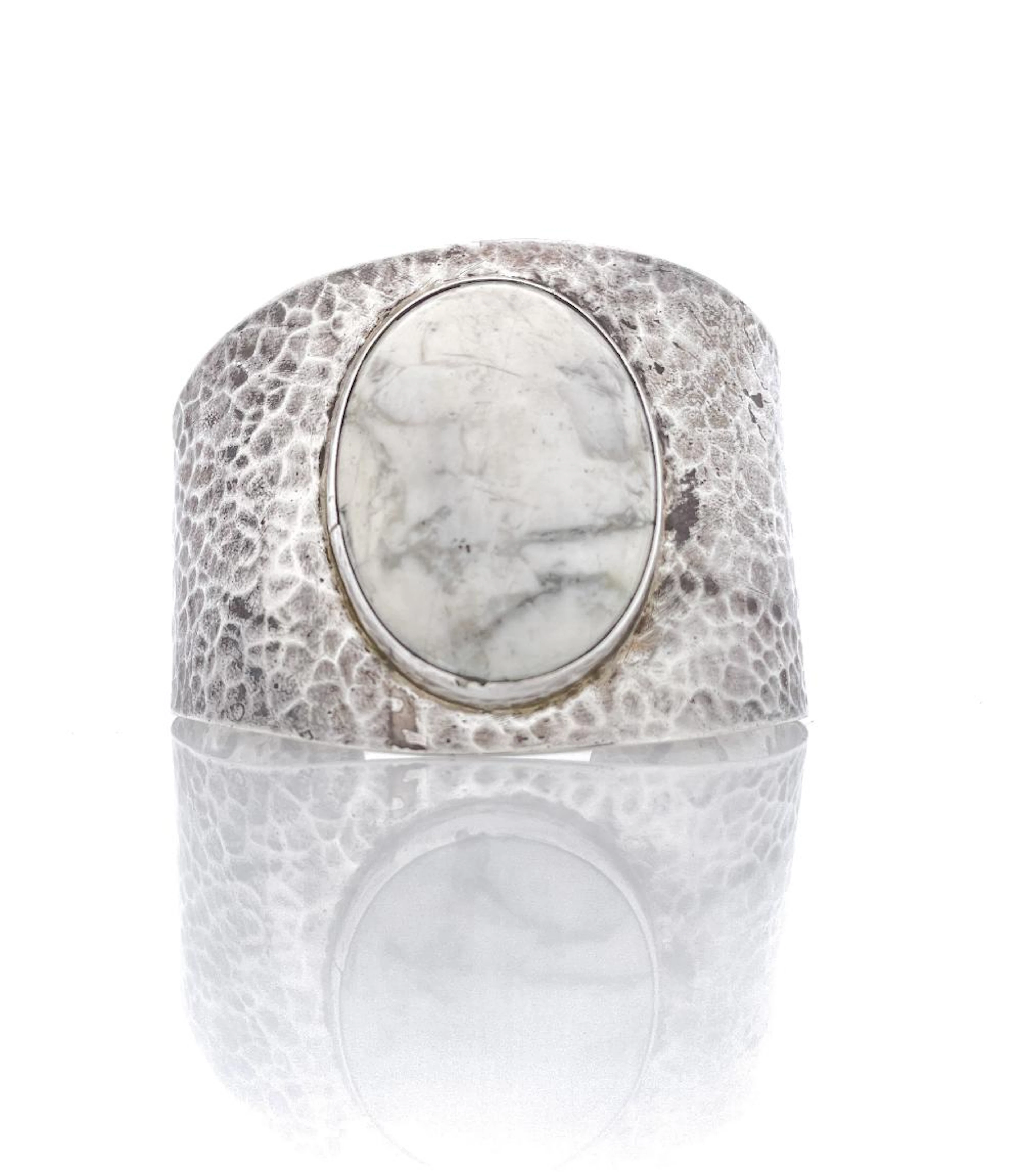 SOUTHWESTERN HAMMERED STERLING SILVER WHITE BUFFALO TURQUOISE CUFF