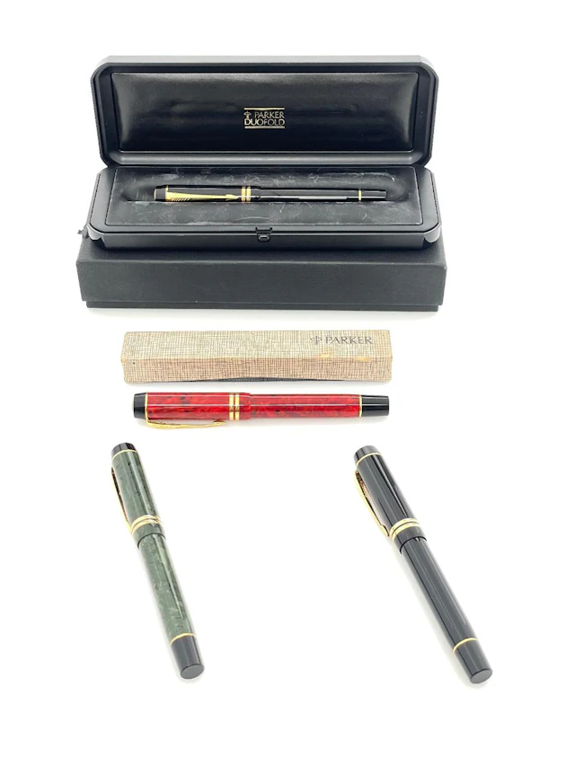 LOT OF 4 ASSORTED PARKER DUOFOLD CENTENNIAL FOUNTAIN PENS