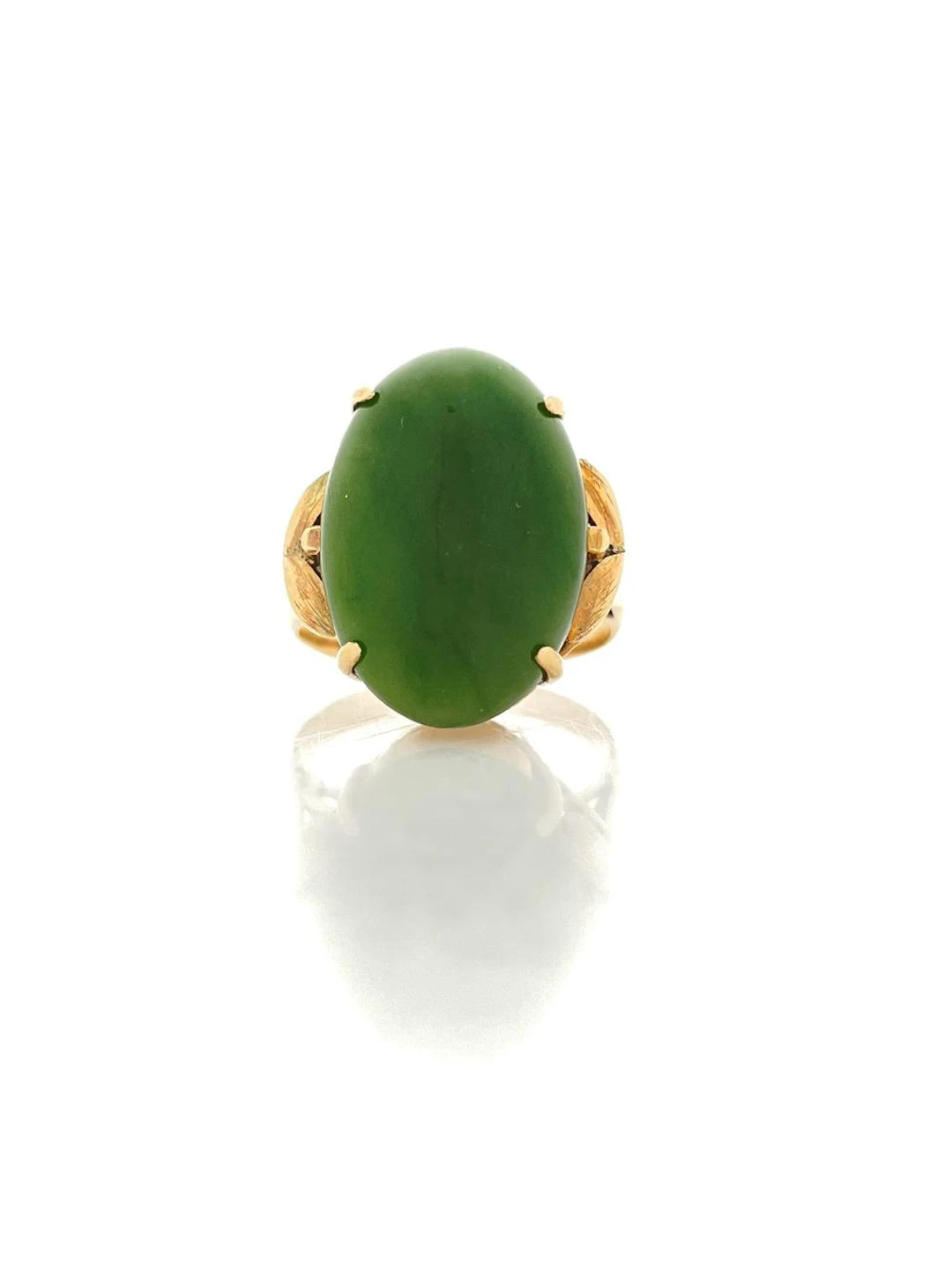 10K YELLOW GOLD JADE CABOCHON RING