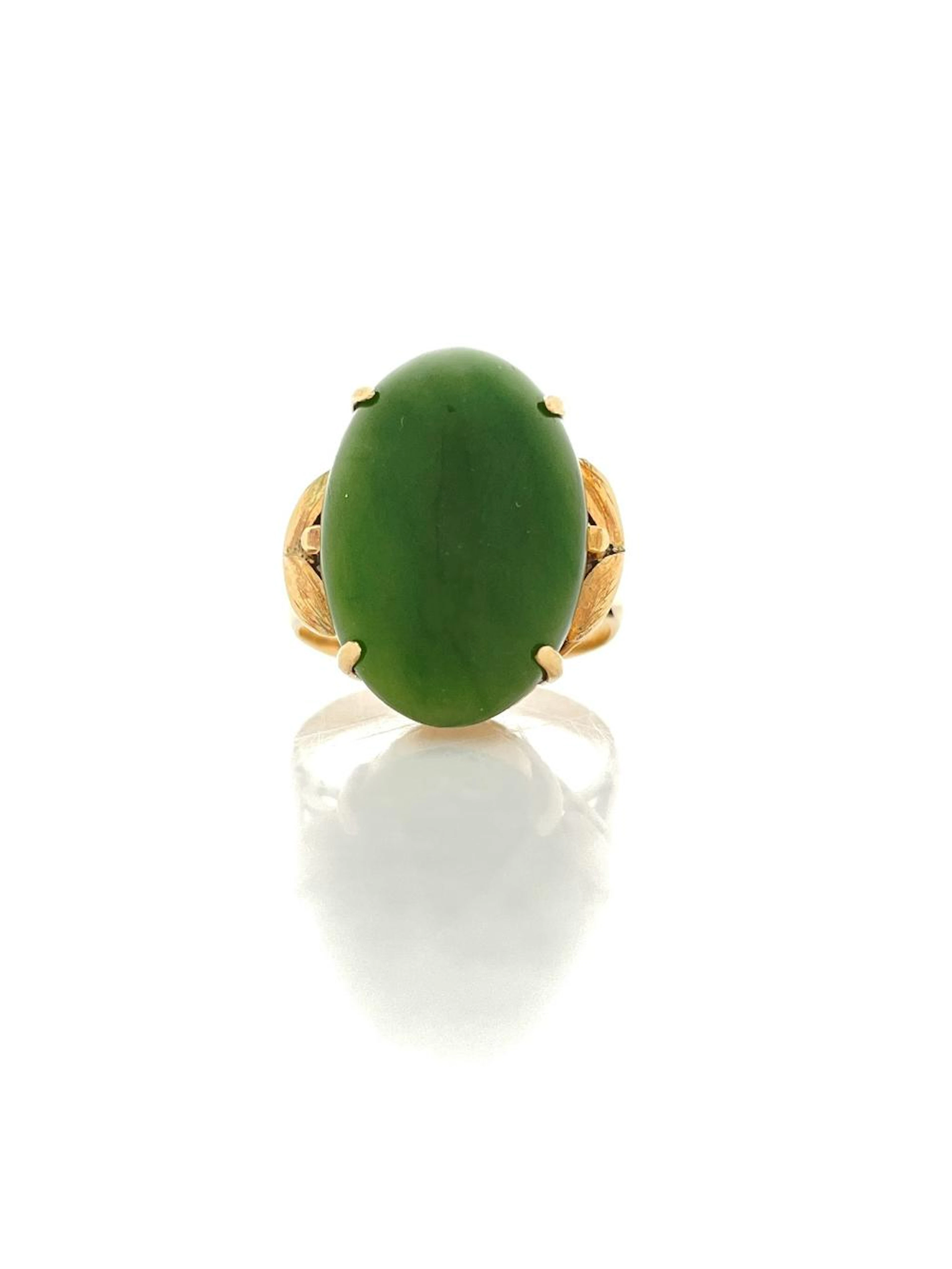 10K YELLOW GOLD JADE CABOCHON RING