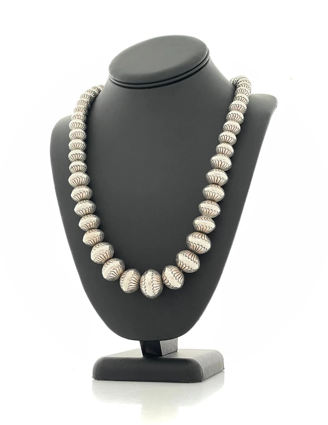 NATIVE AMERICAN GRADUATED STERLING SILVER NAVAJO 'PEARL' NECKLACE