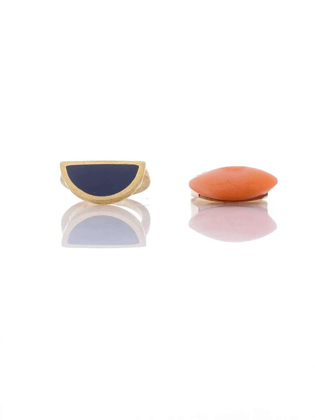 LOT OF 2 14K YELLOW GOLD CORAL & ONYX RINGS