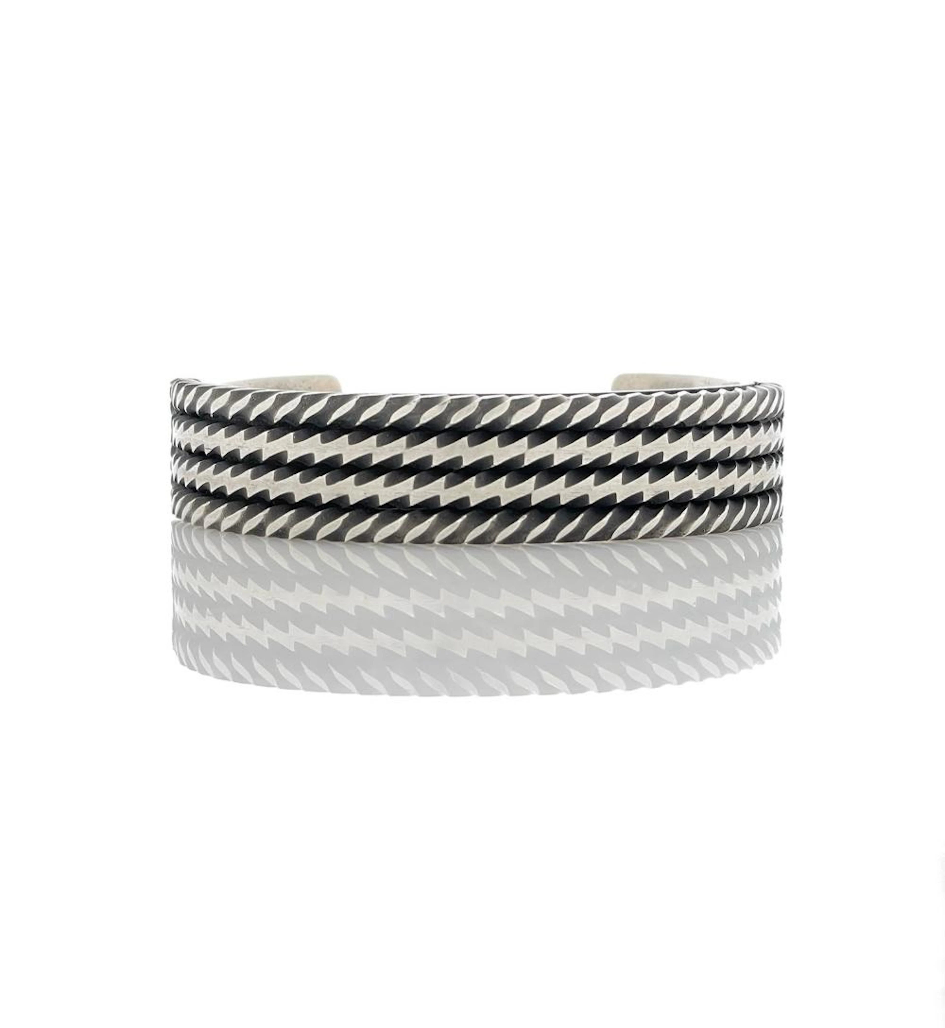 LEANDER TAHE NAVAJO STERLING SILVER TEXTURED CUFF