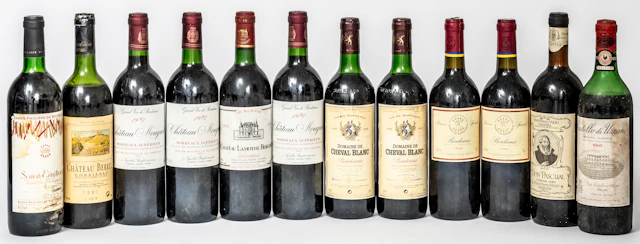 Lot 394: 12 WINE BOTTLES