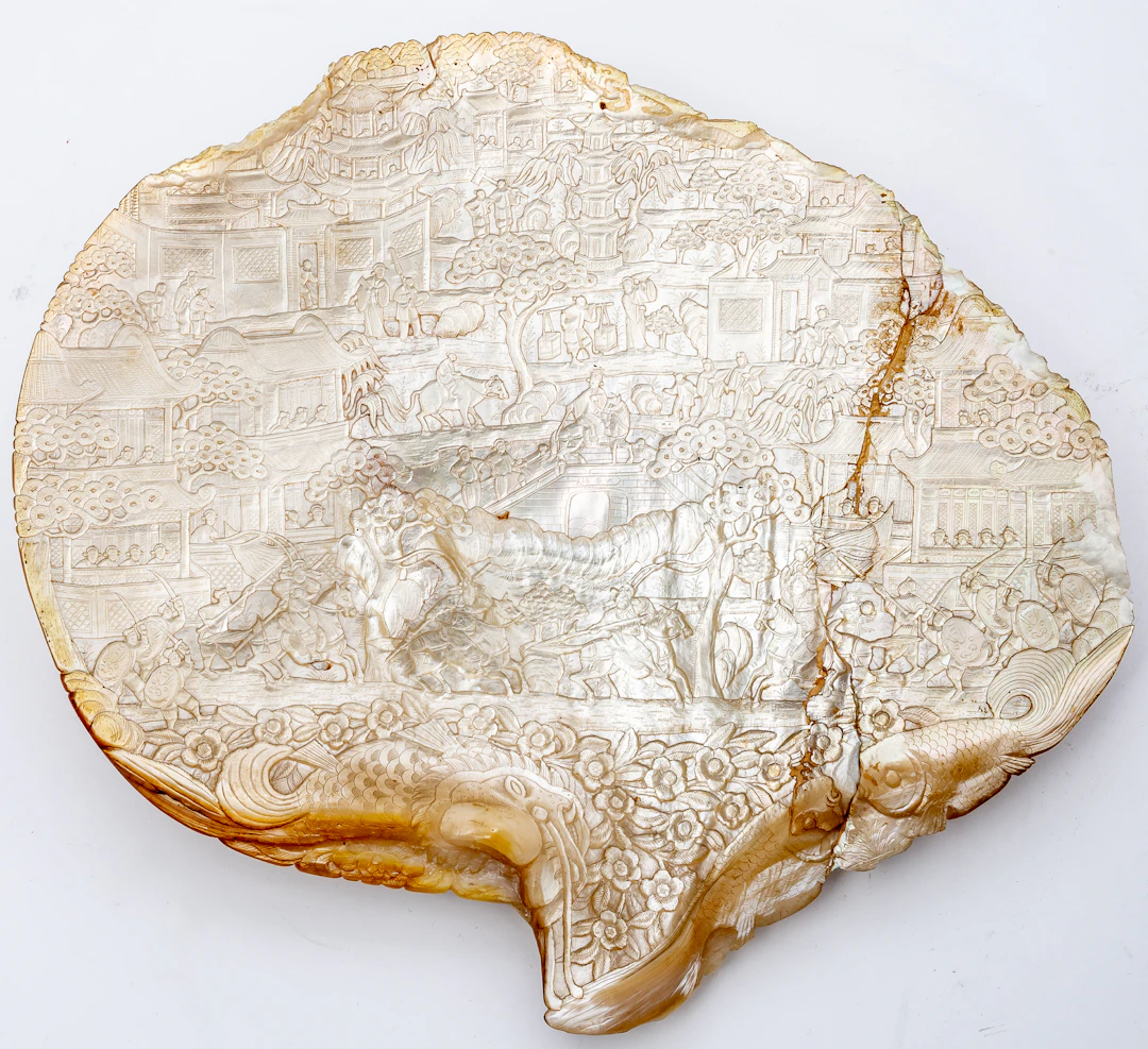 Lot 65: VERY FINE CHINESE MOTHER-OF-PEARL CARVING
