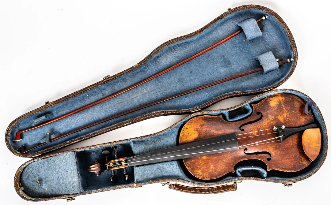 Lot 369: VIOLIN WITH LABEL OF JOHANN GOTTFRIED PFRETZSCHNER AND BOW
