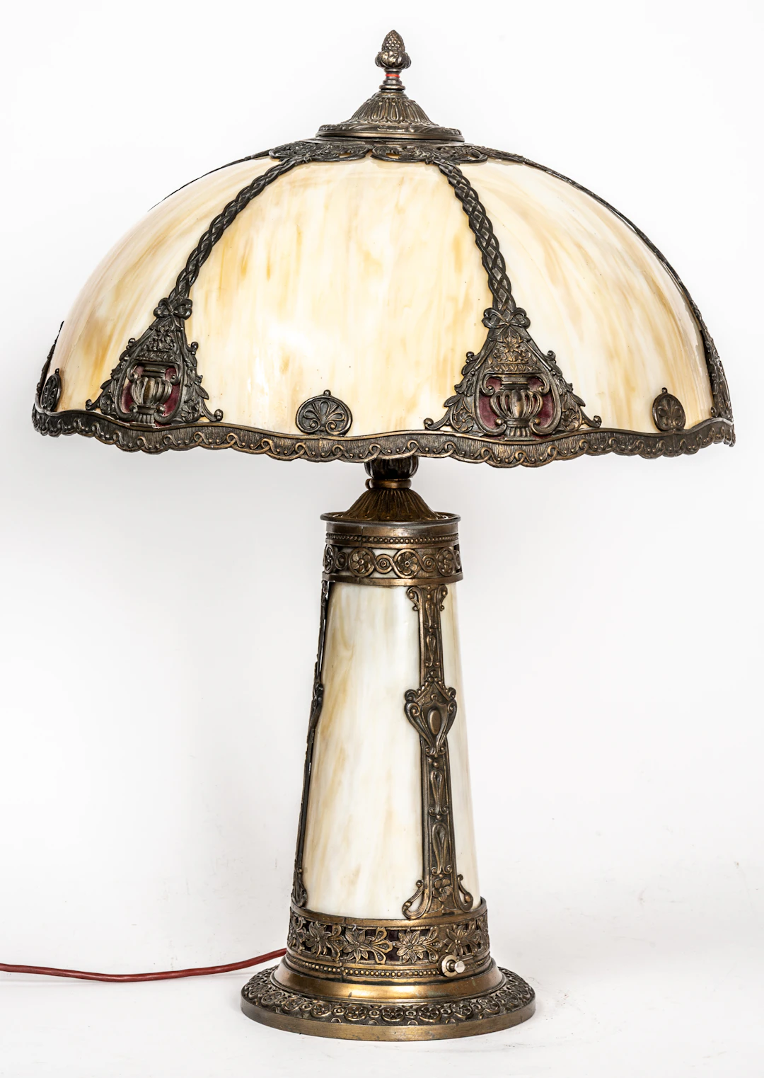 Lot 360: TABLE LAMP