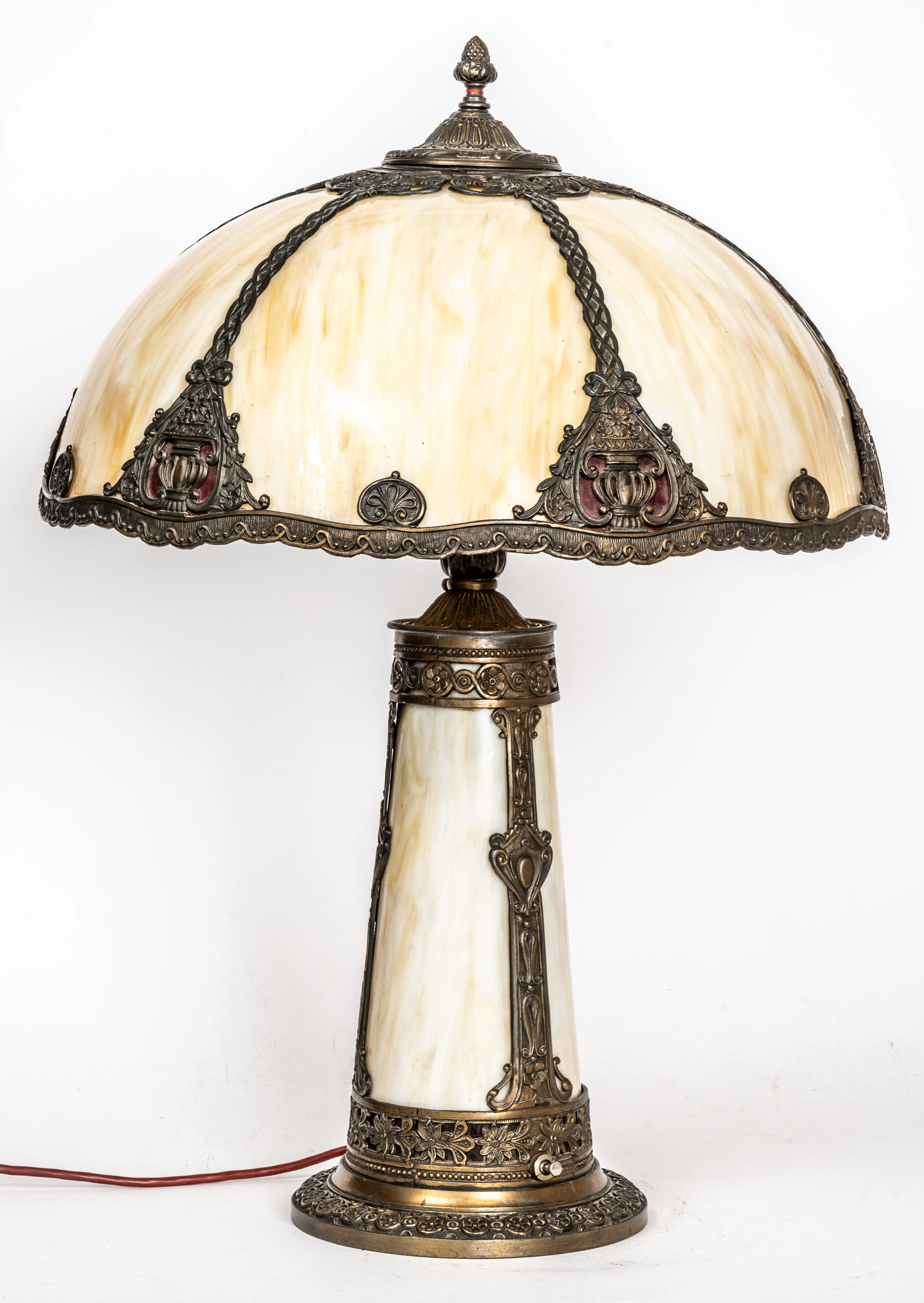 Lot 360: TABLE LAMP