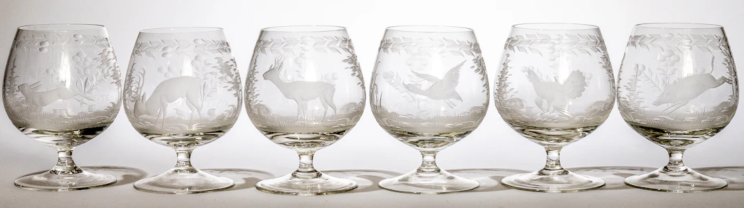 Lot 99: 6 COGNAC GLASSES WITH HUNTING AND WILDLIFE MOTIFS