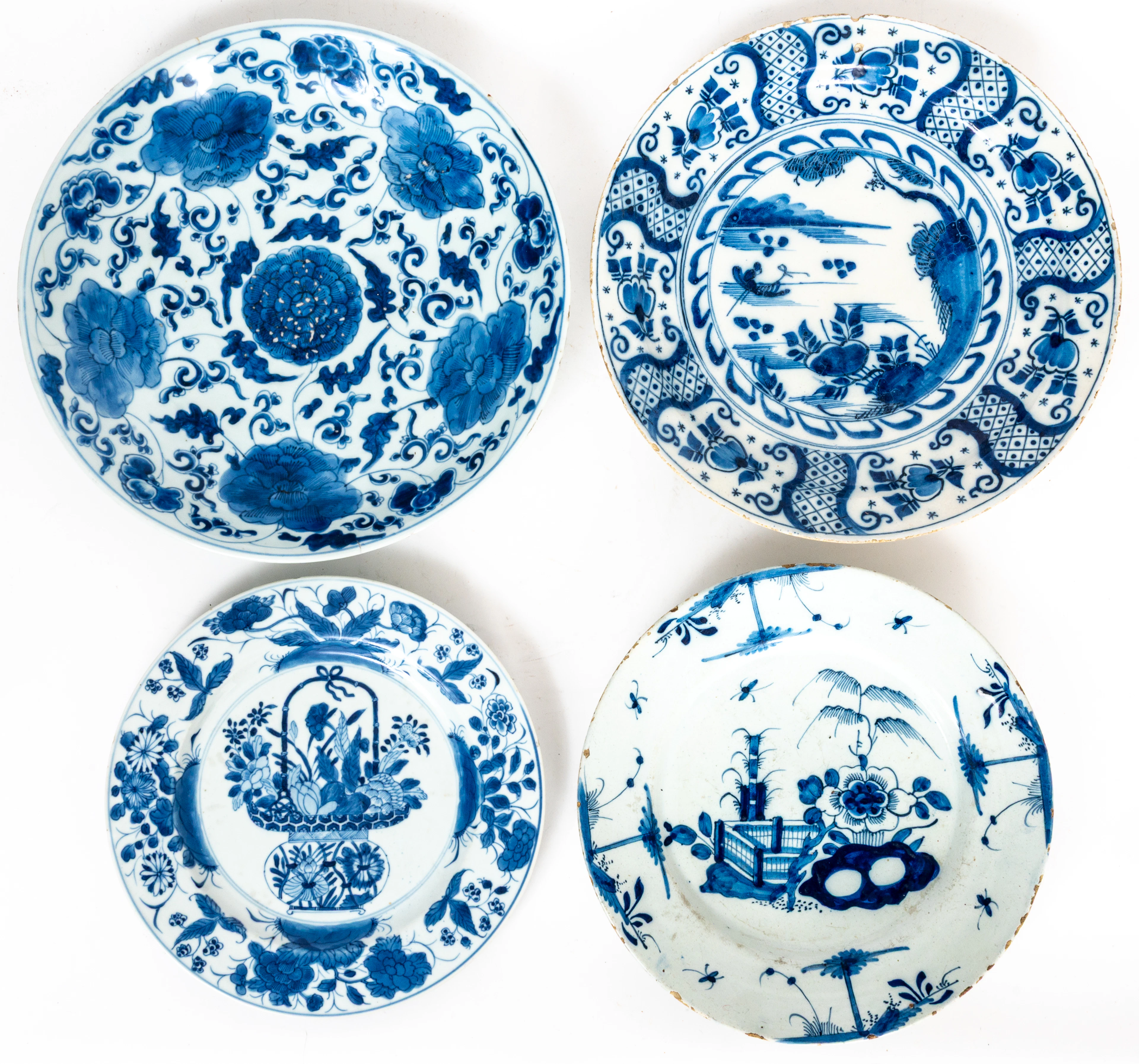 Lot 35: 4 BLUE AND WHITE PORCELAIN PLATES