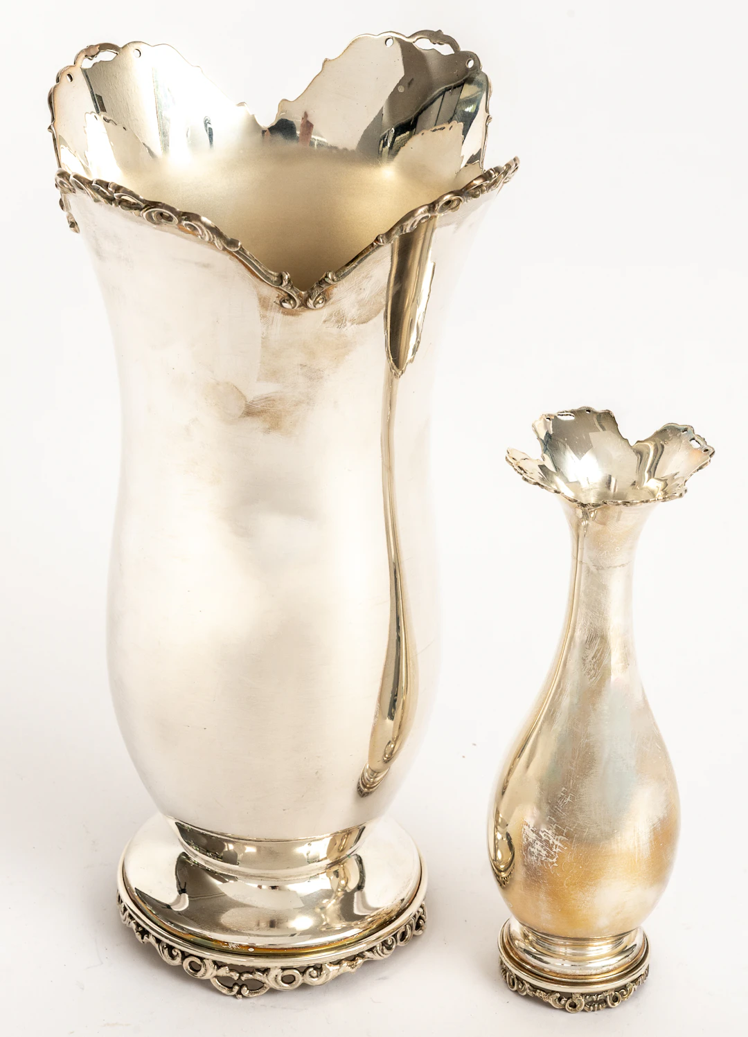 Lot 279: 2 PERUVIAN CAMUSSO SILVER VASES