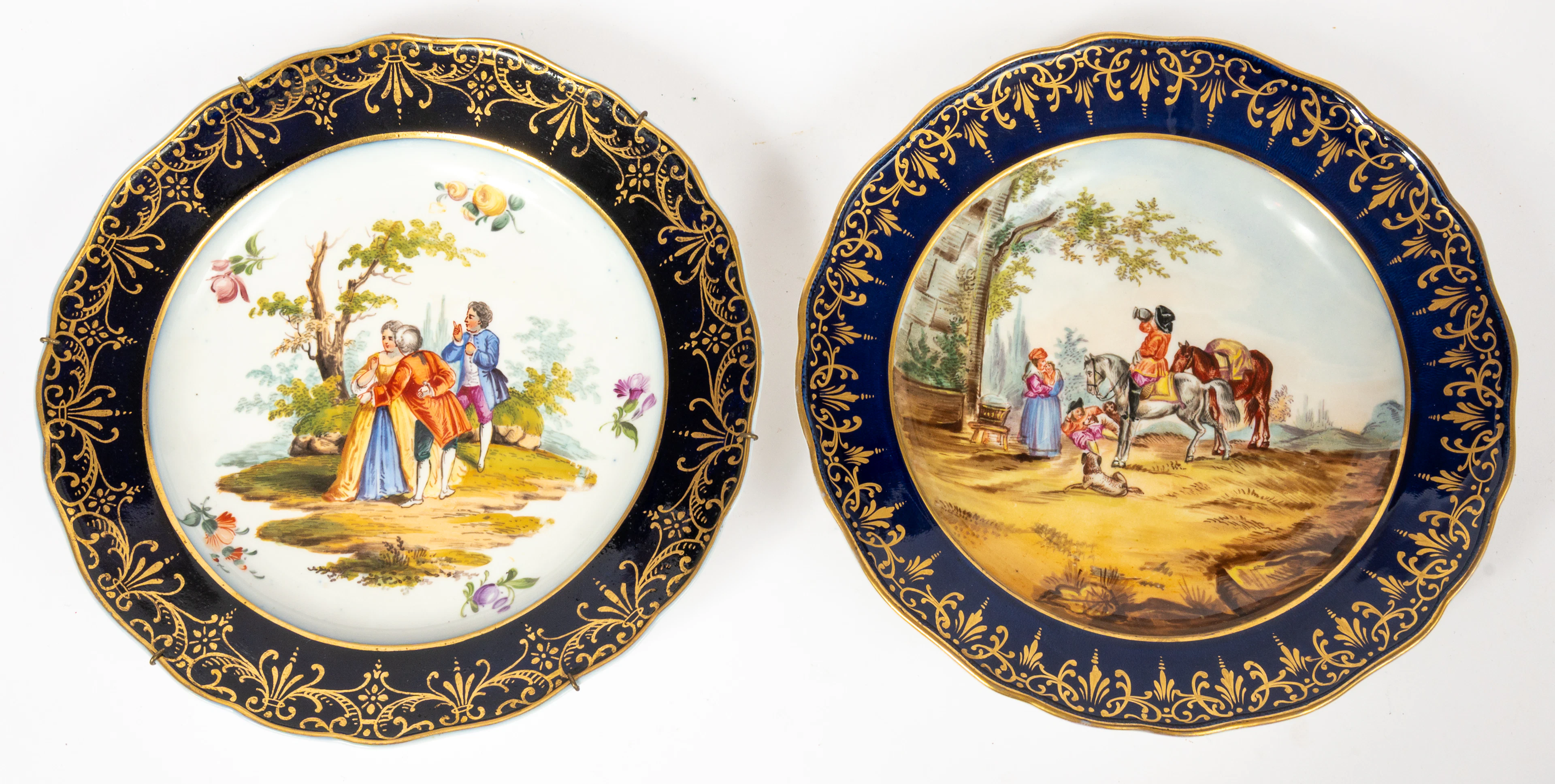 Lot 181: MEISSEN PORCELAIN DISPLAY PLATES WITH GALLANT SCENES