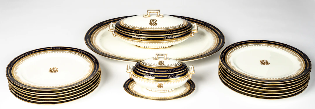 Lot 229: TABLE SERVICE FROM THE ESTATE OF LOUISE ELISABETH DE MEURON