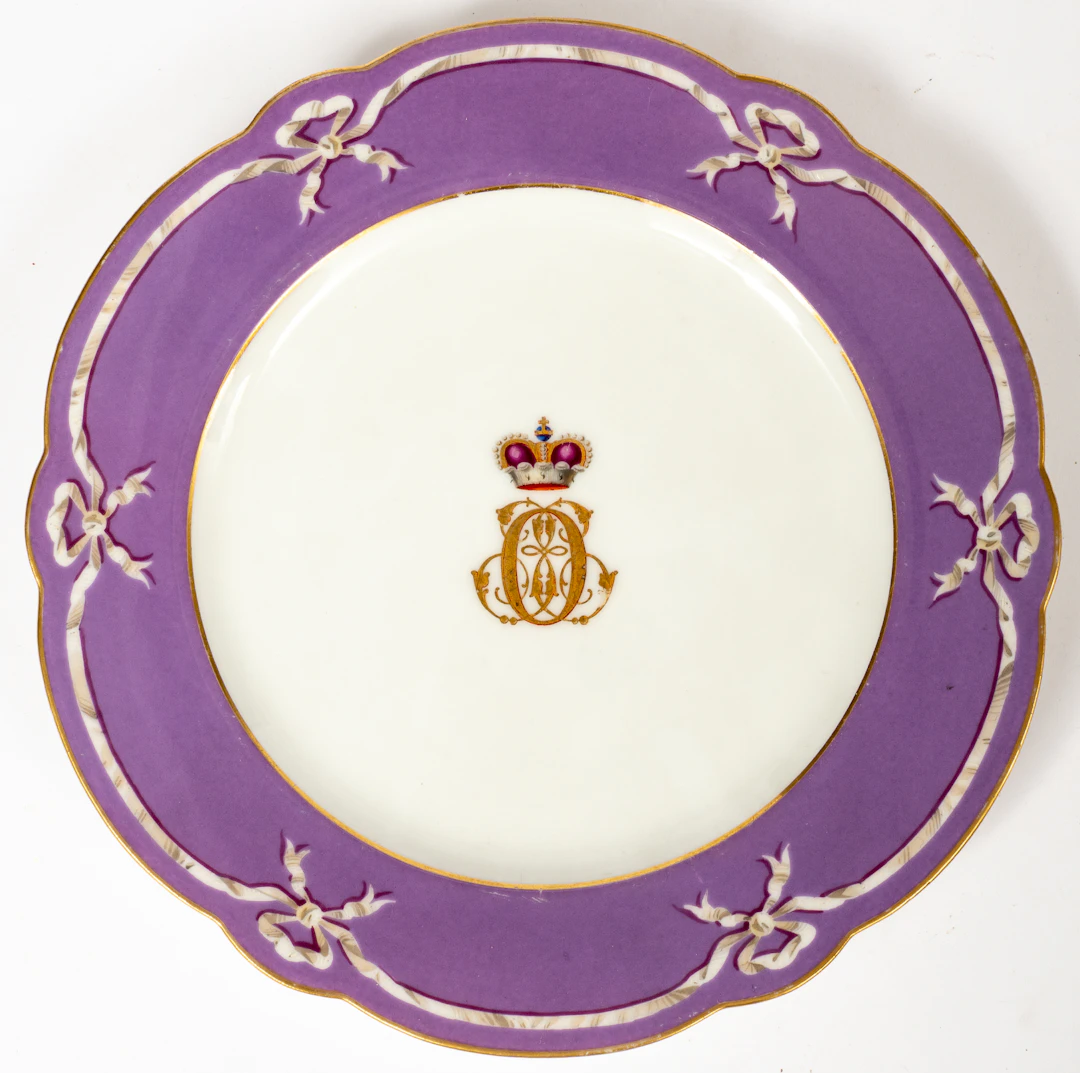 Lot 153: (53) DISPLAY PLATE WITH GOLD MONOGRAM AND NOBLE CROWN