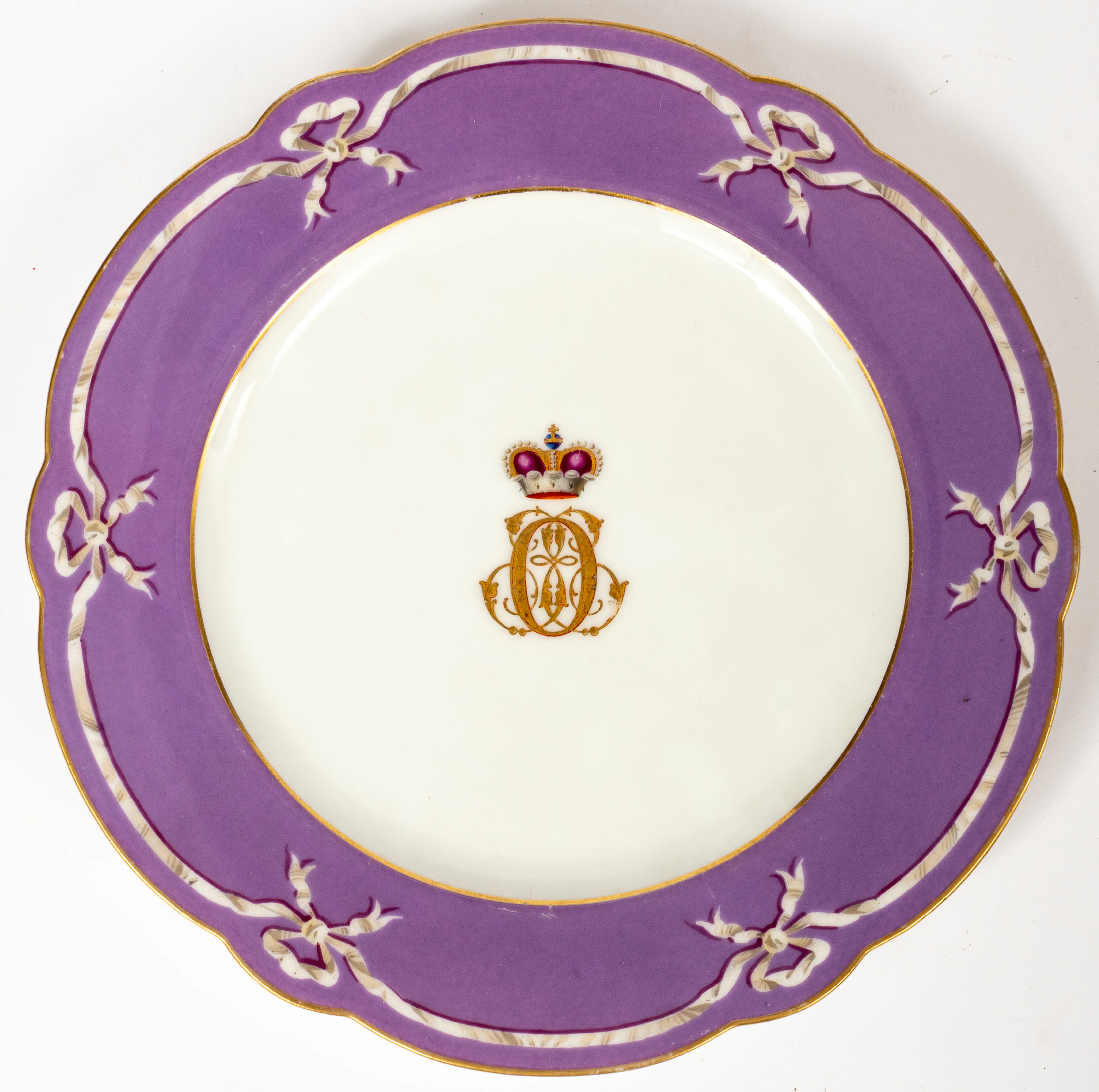 Lot 153: (53) DISPLAY PLATE WITH GOLD MONOGRAM AND NOBLE CROWN