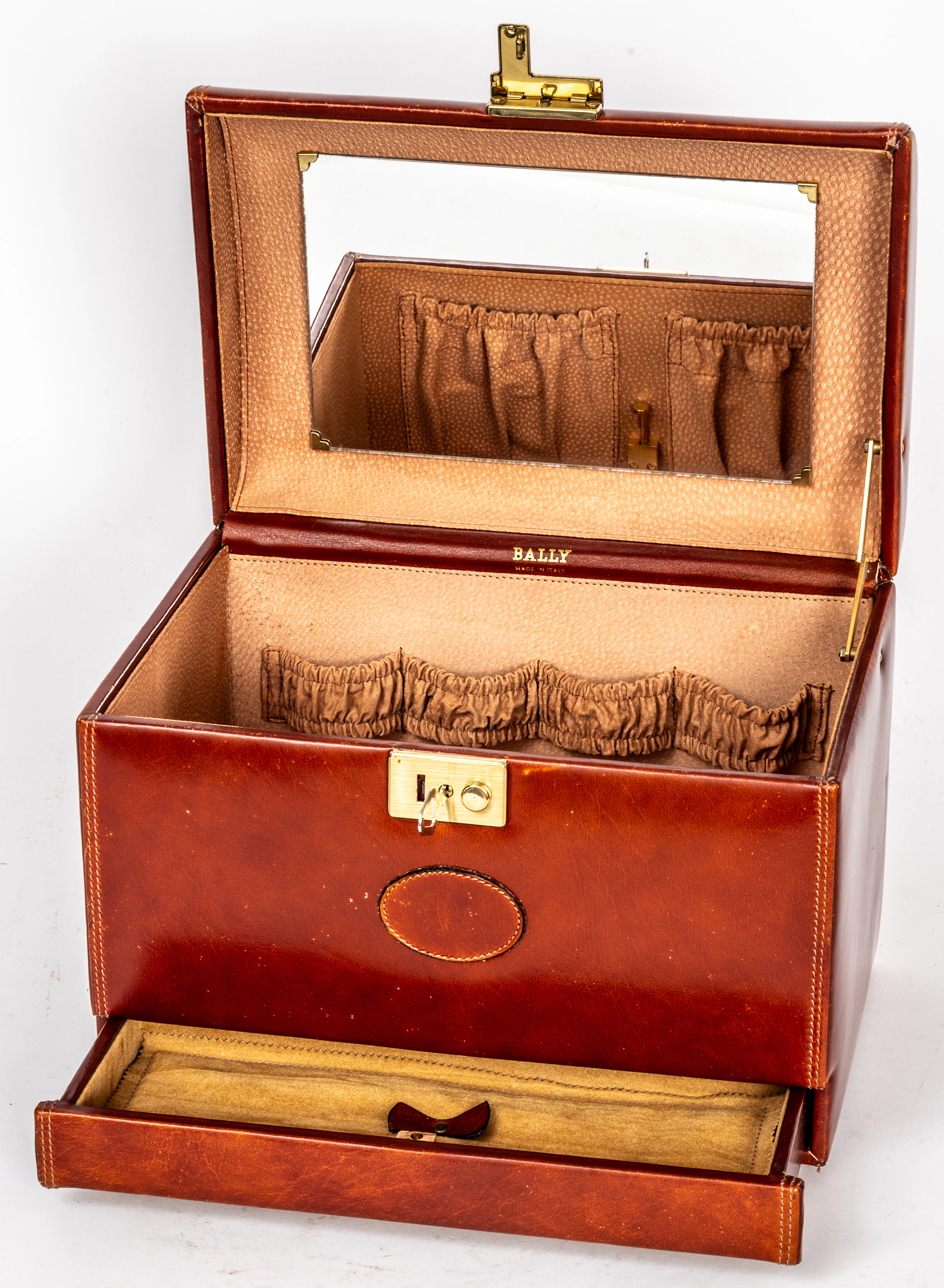 Lot 389: BALLY BEAUTYCASE