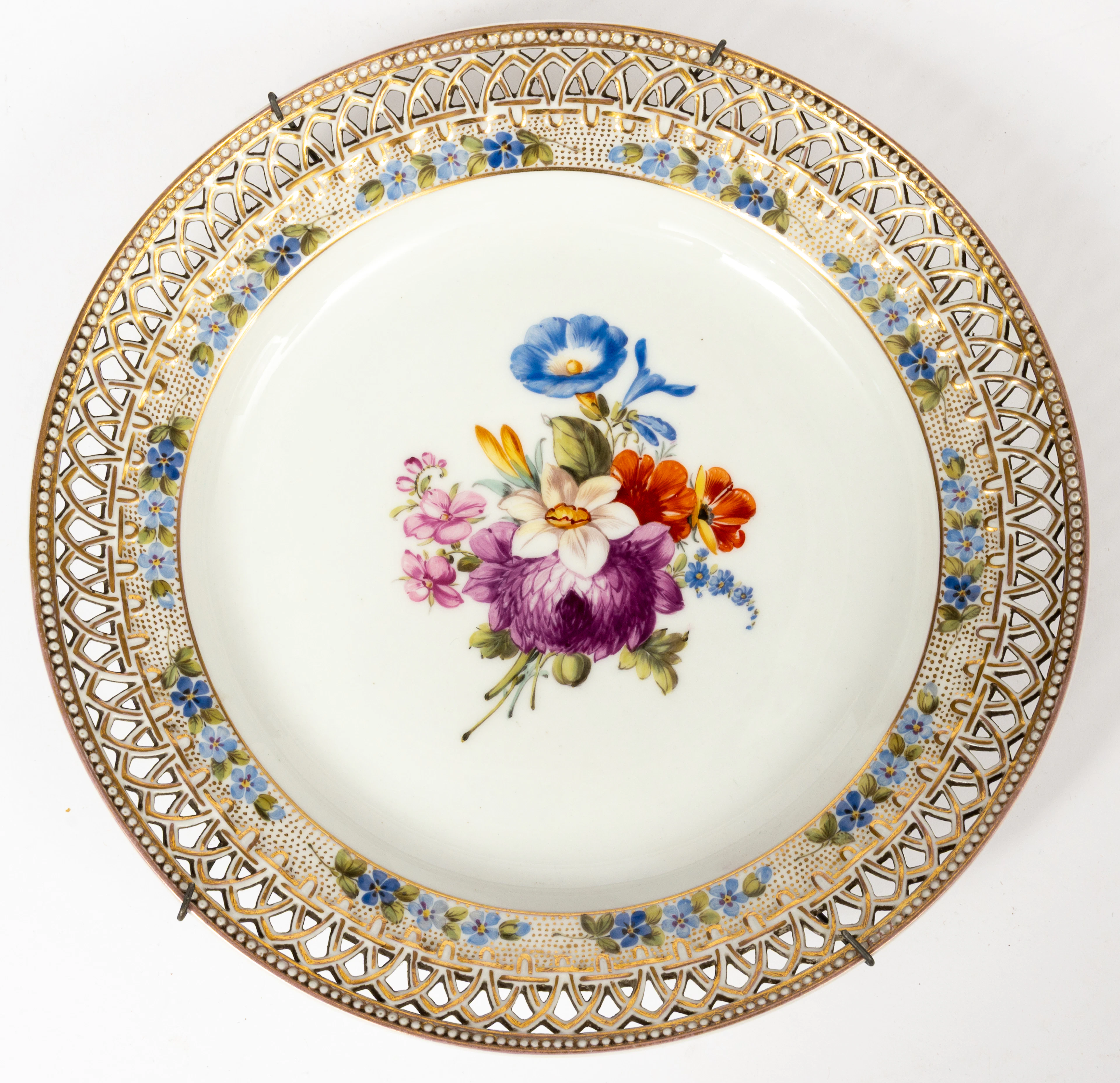 Lot 175: (20) KPM OPEN WORKED PLATE WITH FLORAL BOUQUET