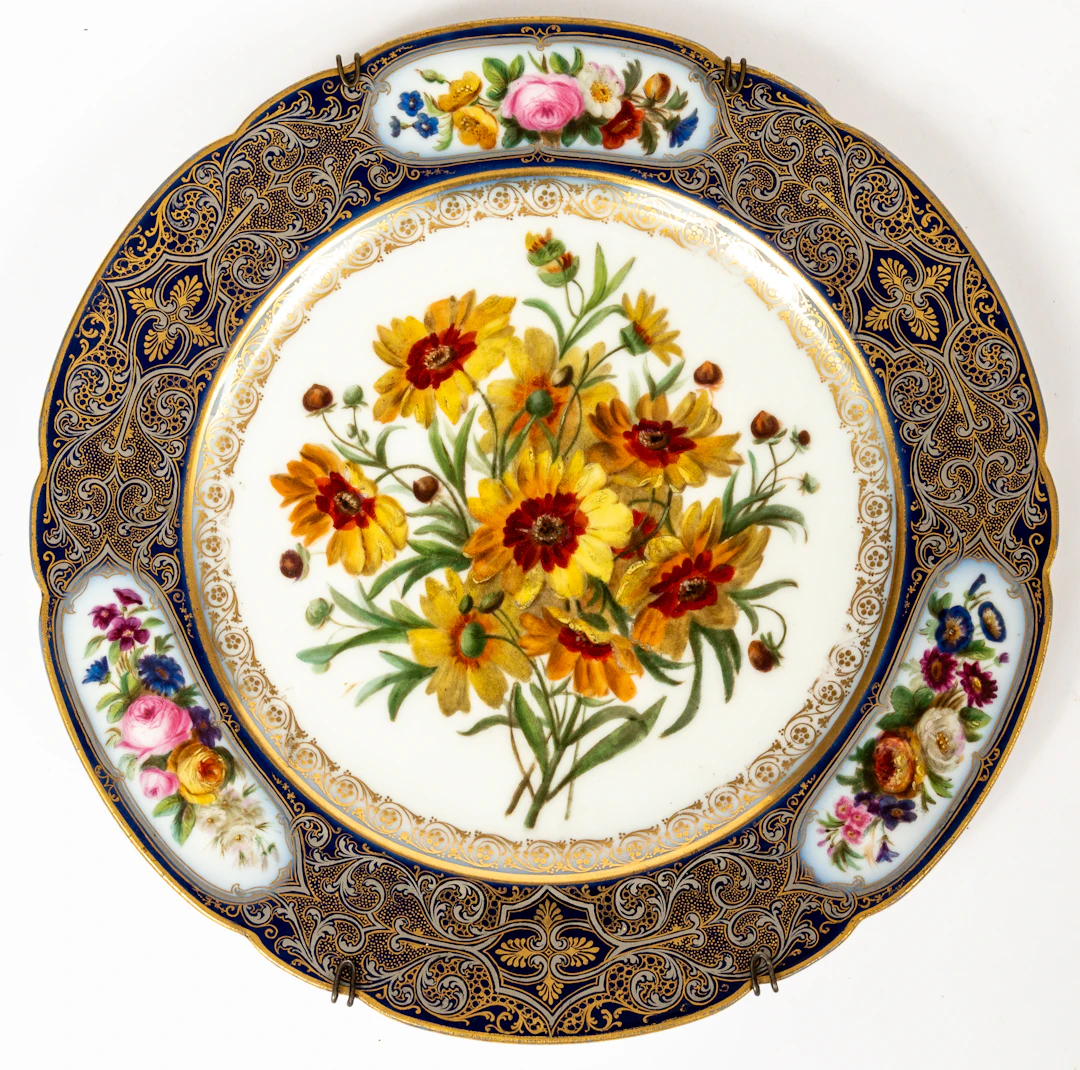 Lot 158: (19) DECORATIVE PORCELAIN PLATE SHOWING SUNFLOWERS