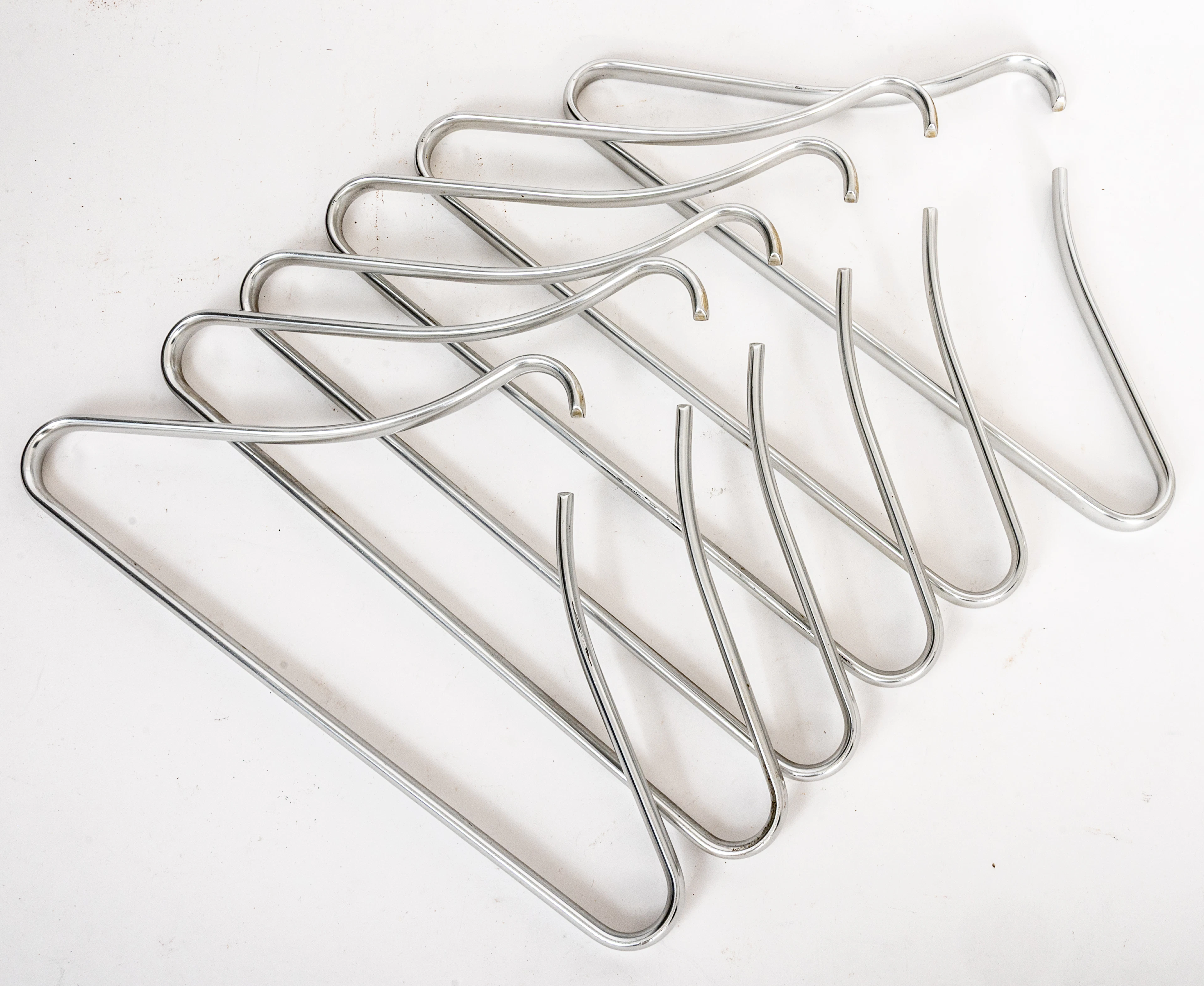 Lot 367: 6 HANGERS
