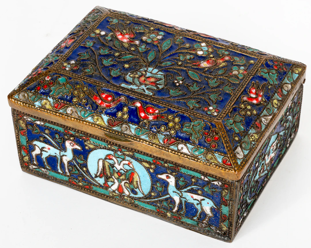Lot 340: BOX WITH CLOISONNÉ ENAMEL