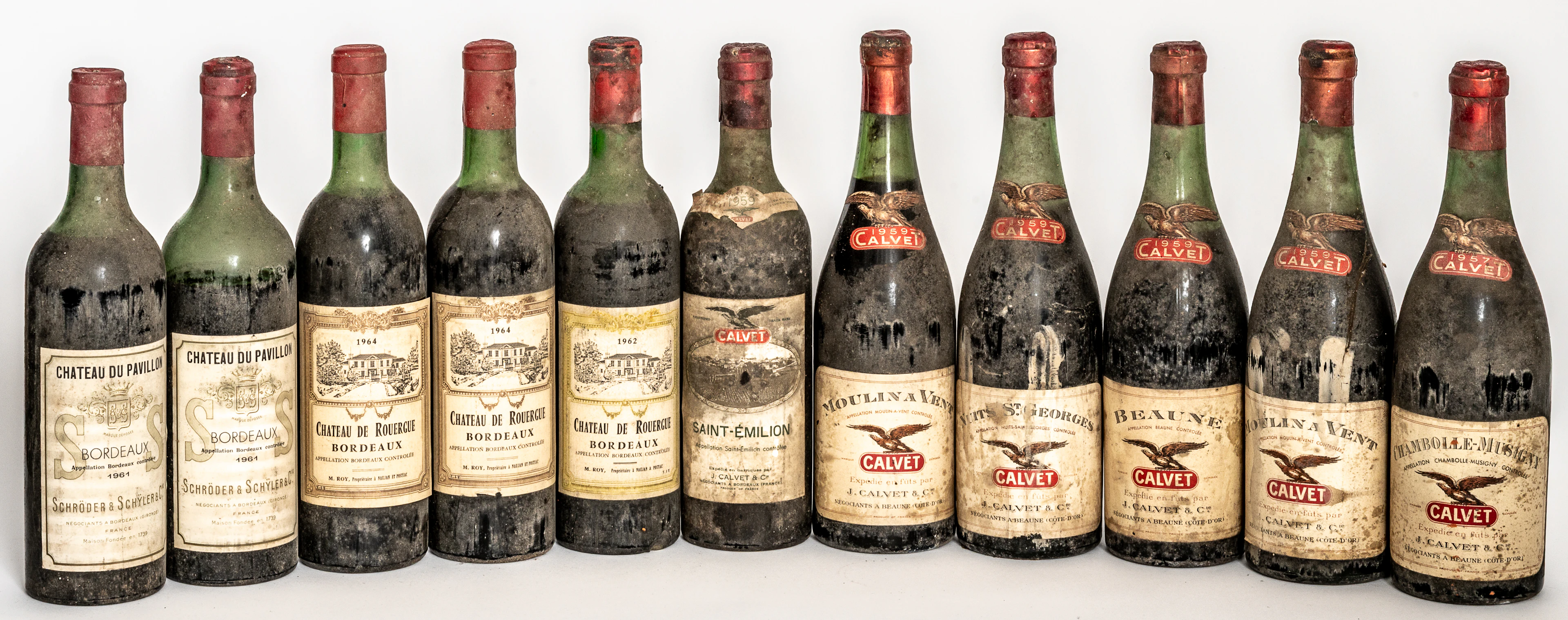 Lot 390: 11 WINE BOTTLES
