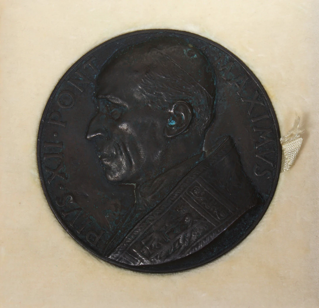 Lot 75: VERY RARE MEDAL OF POPE PIUS XII (1939-1958) FOR THE CANONIZATION