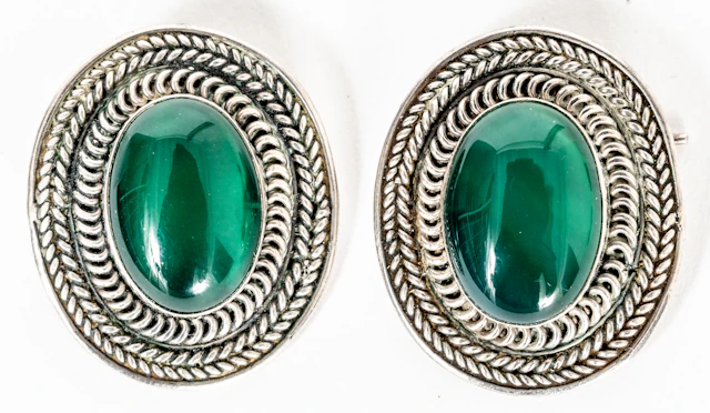 Lot 247: VINTAGE SILVER STUD EARRINGS