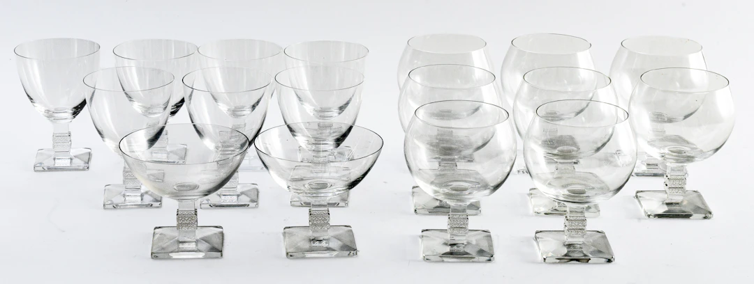 Lot 96: EXQUISITE ENSEMBLE FROM LALIQUE'S "ARGOS" CRYSTAL GLASS SERIES
