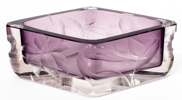 Lot 111: VIOLET MOSER BLASS BOWL WITH FLORAL AND LEAF DECOR