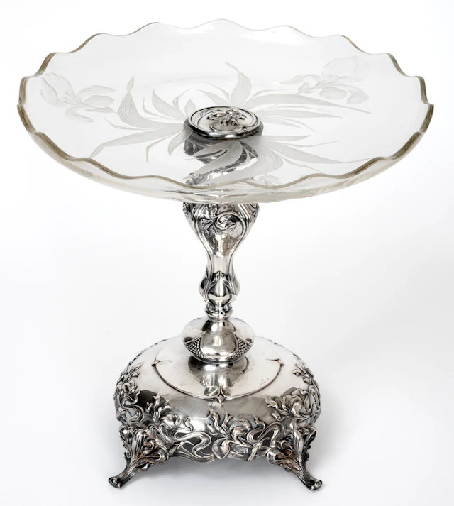 Lot 293: SILVER TABLE CENTERPIECE
