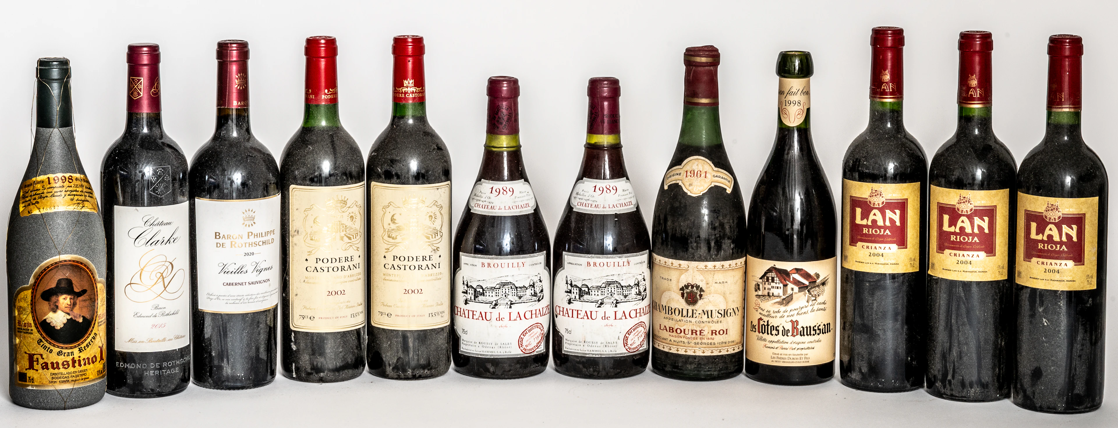 Lot 392: 12 WINE BOTTLES