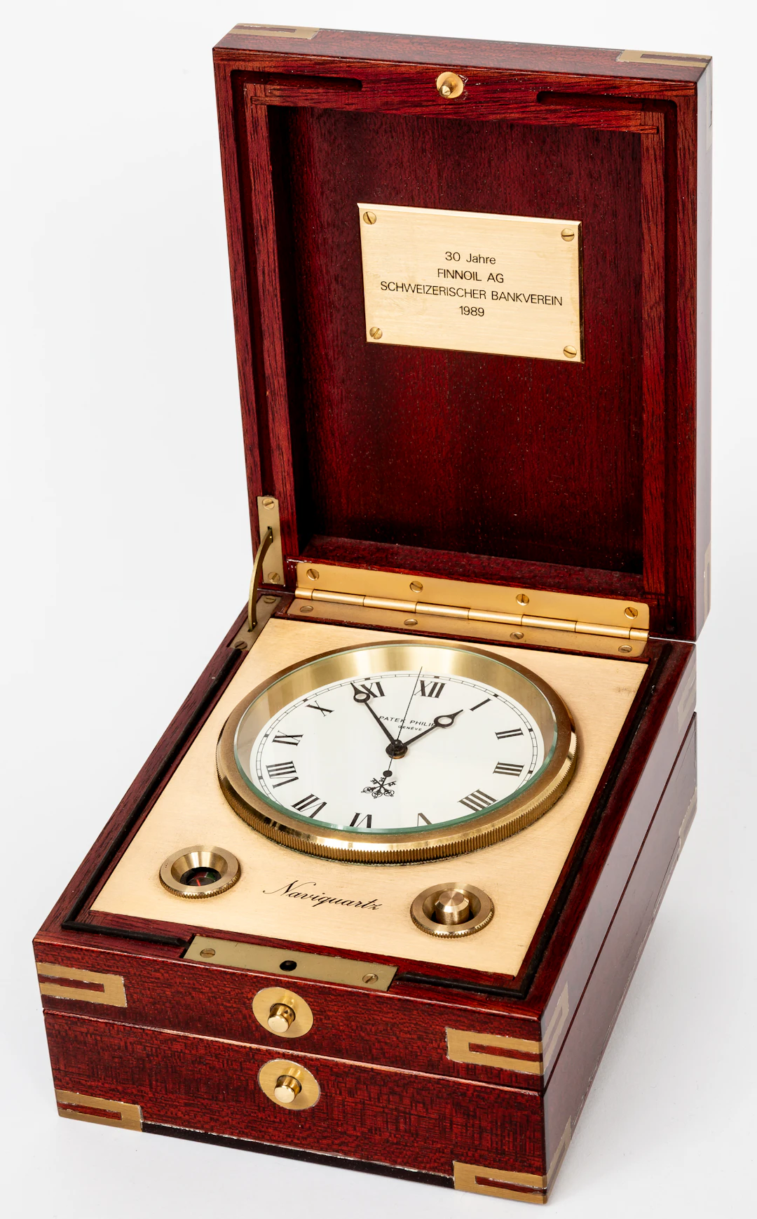 Lot 307: PATEK PHILIPPE NAVIQUARTZ TABLE CLOCK