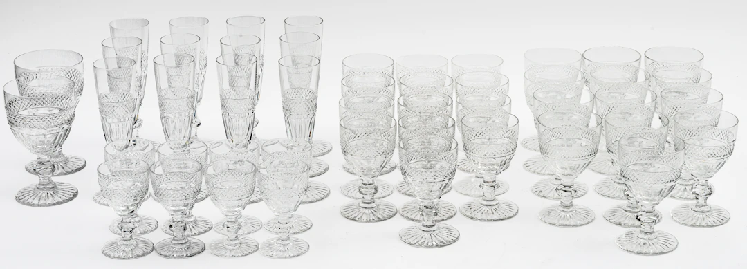 Lot 97: SAINT-LOUIS 'TRIANON' MIXED GLASS SET