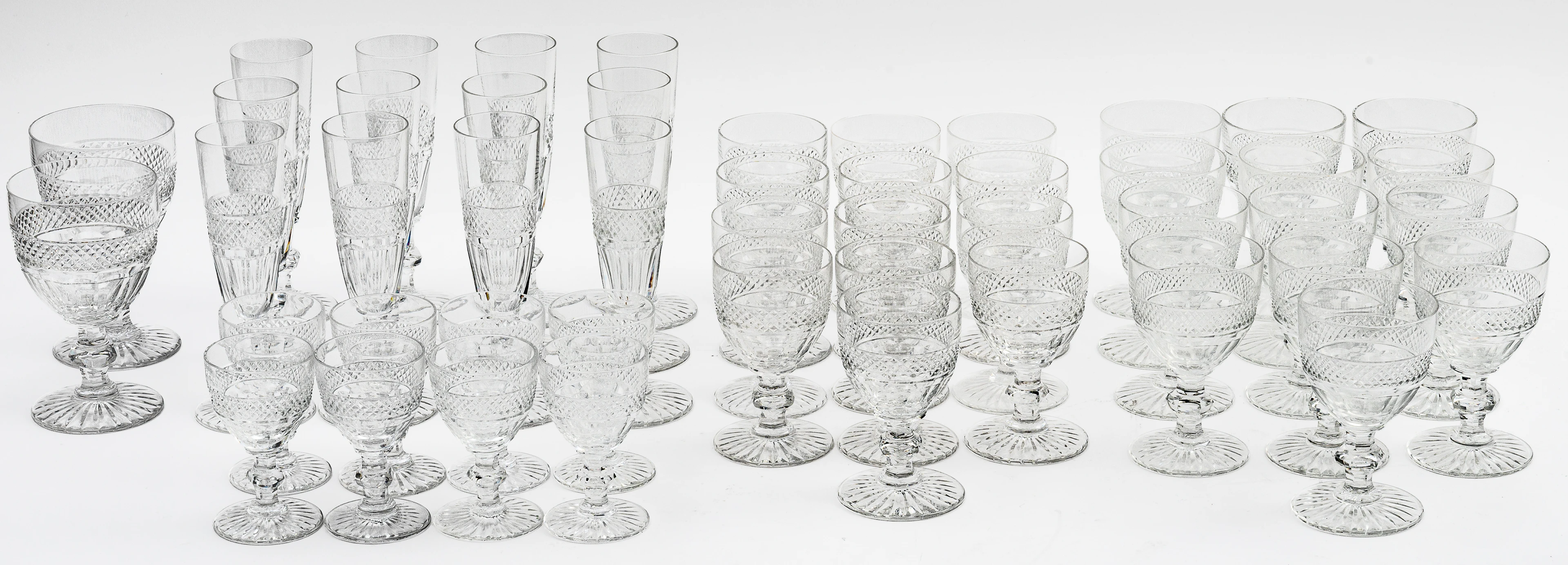 Lot 97: SAINT-LOUIS 'TRIANON' MIXED GLASS SET