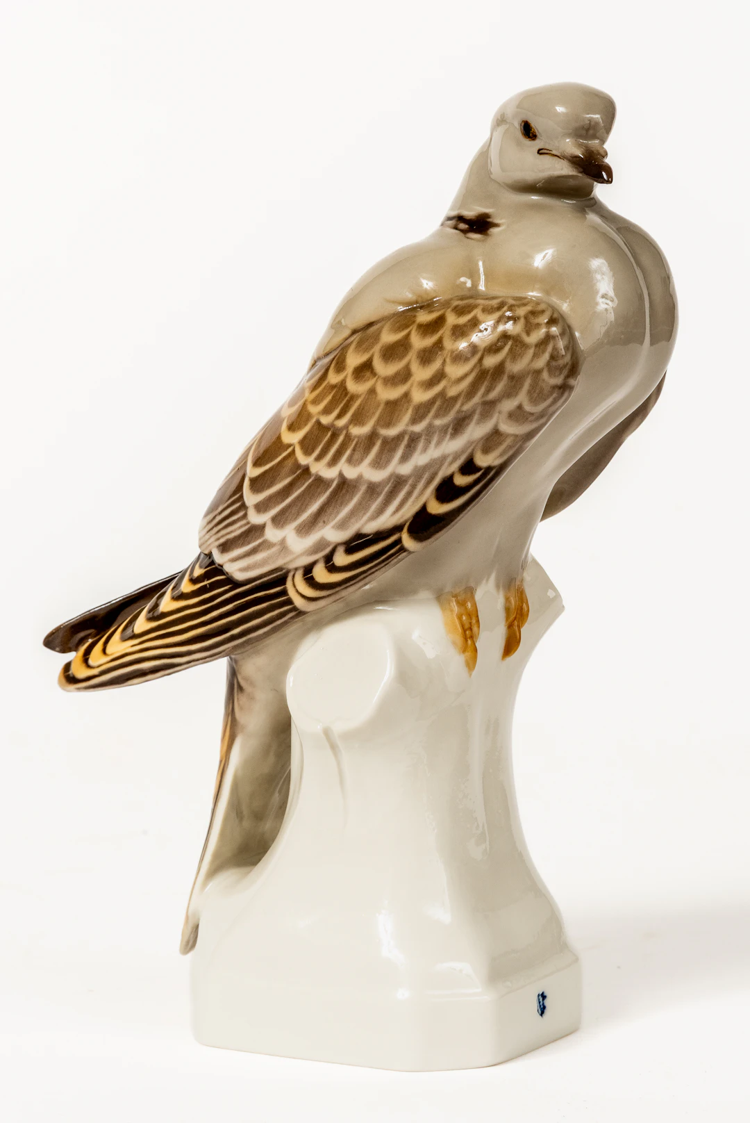 Lot 243: DOVE